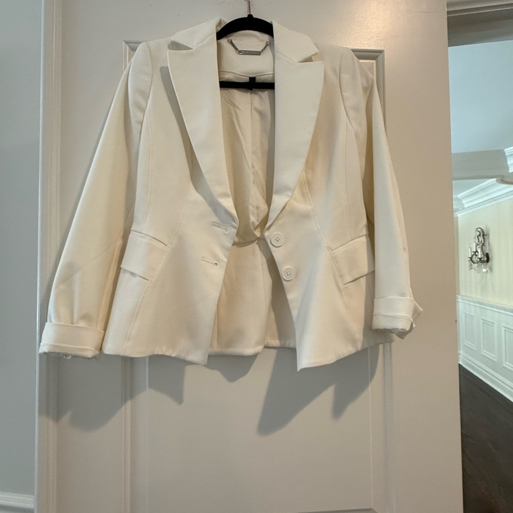 White House Black Market Cream Blazer Classic Suit Jacket